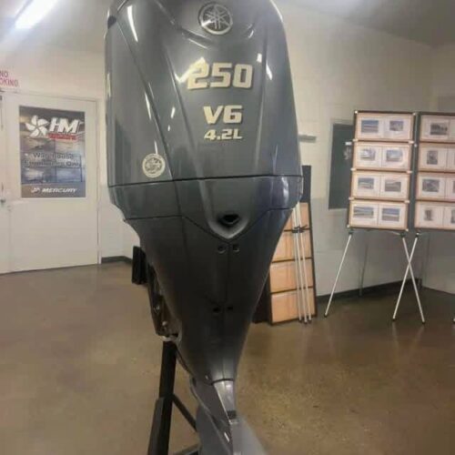 2024 Yamaha 250 V6 4.2 250HP 4-Stroke outboard motor